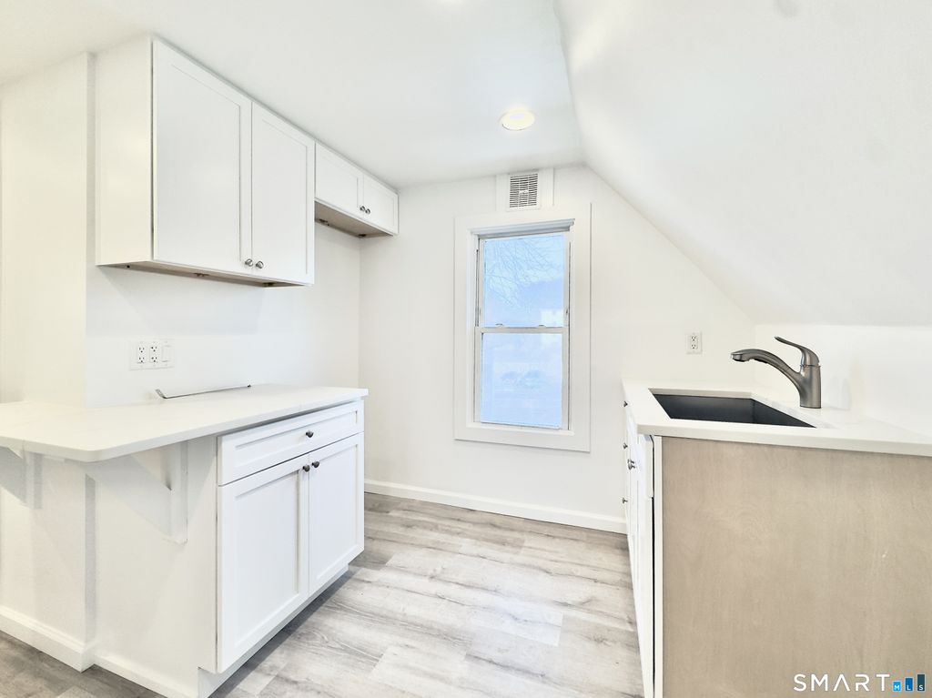 Photo of 44 Highview Avenue #3, Stamford, CT 06907 (MLS # 24151200)