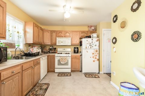 Tiny photo for 174 Stonefield Drive #44, Waterbury, CT 06705 (MLS # 24175444)