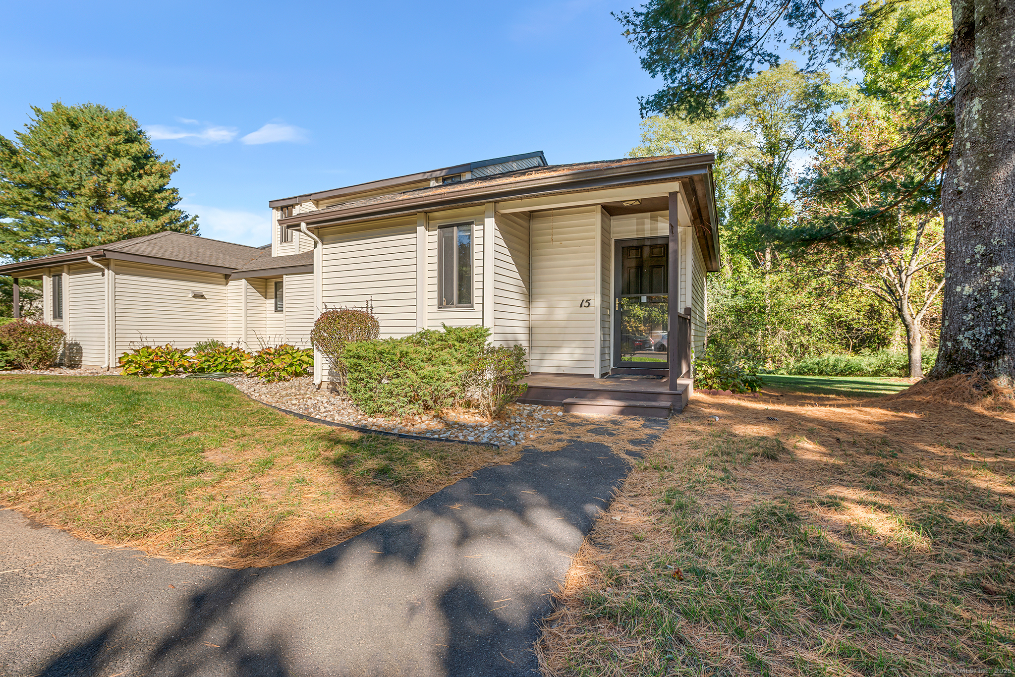 15 Simsbury Landing 15