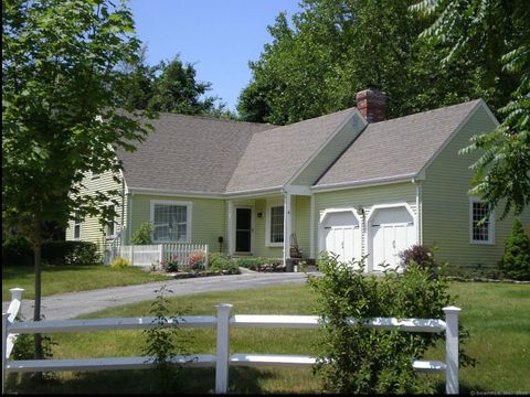 Photo of 4 Gibbons Circle, Old Saybrook, CT 06475 (MLS # 24138101)