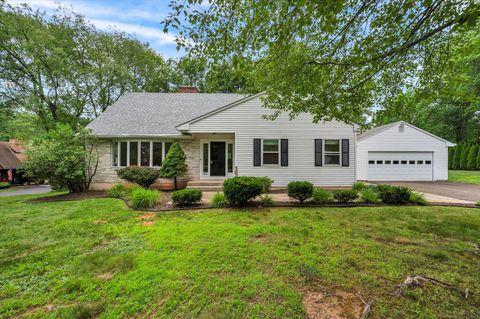 24 Iron Gate Lane Cromwell CT 06416