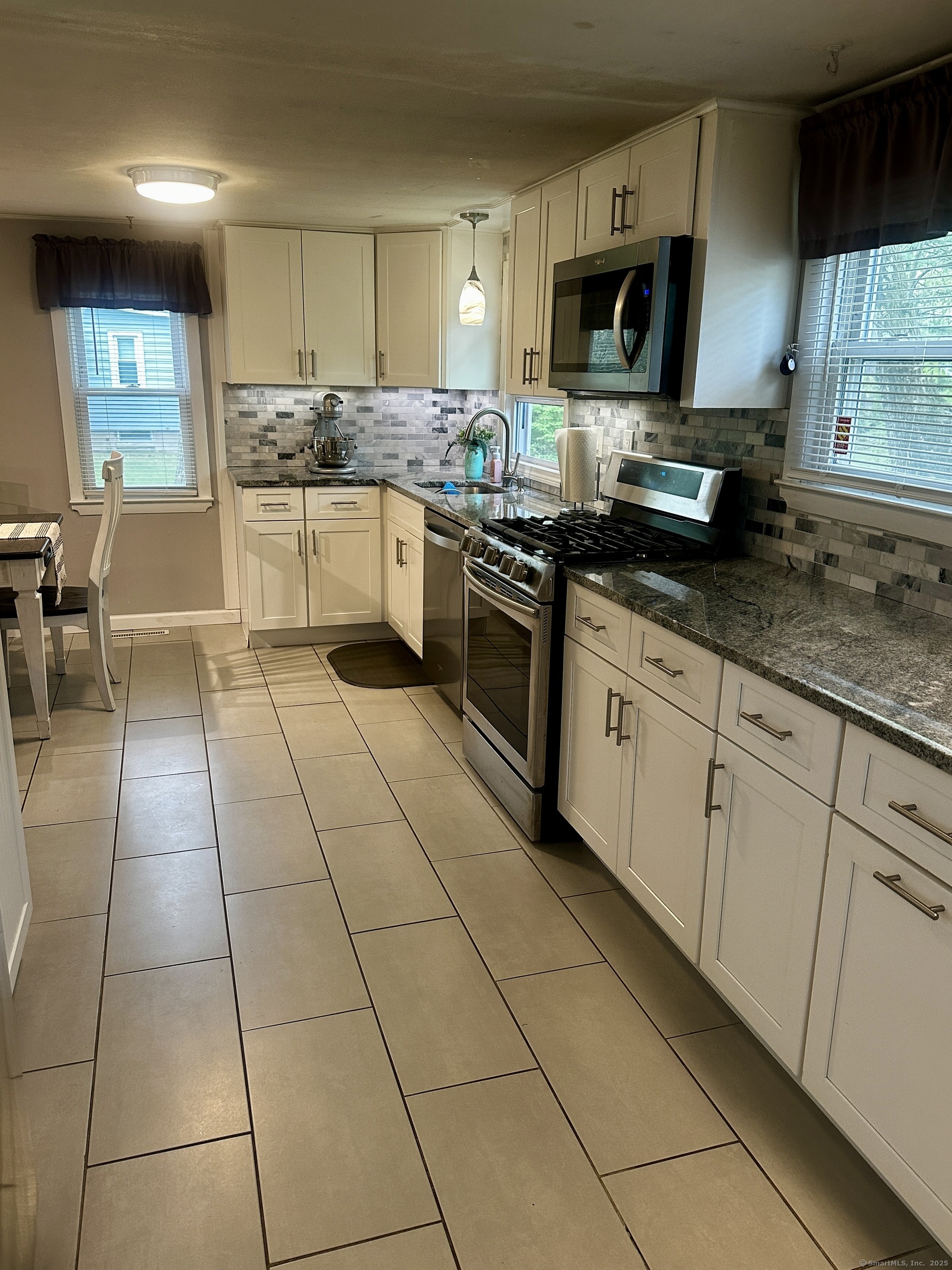 140 Clintonville Road, North Haven, Connecticut image 4