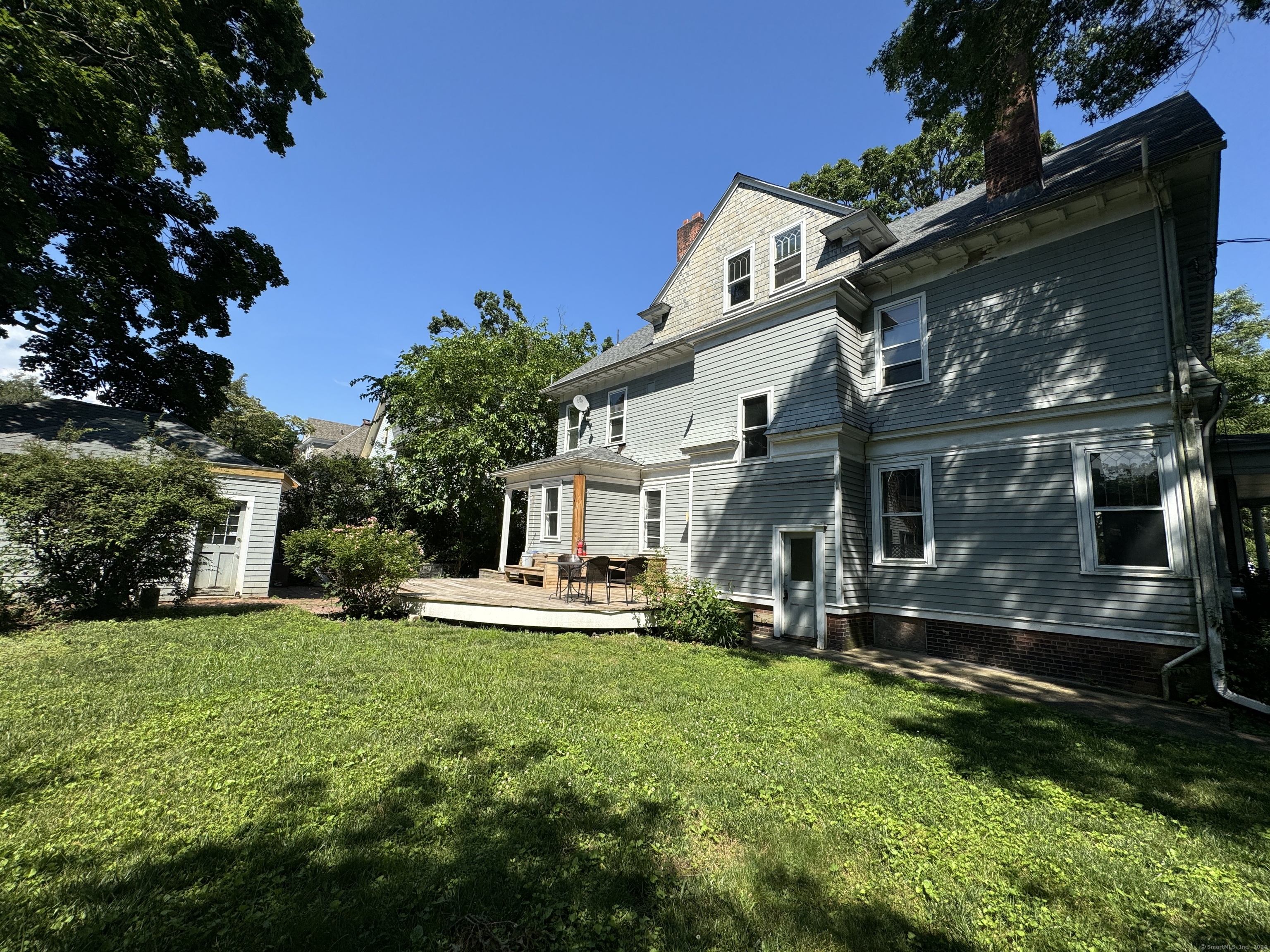Rental Property at 6 Everit Street, New Haven, Connecticut - Bedrooms: 5 
Bathrooms: 4 
Rooms: 12  - $5,500 MO.