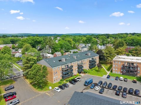 Condo For Rent - 136 Kane Street #C5<br/> West Hartford, CT 06119