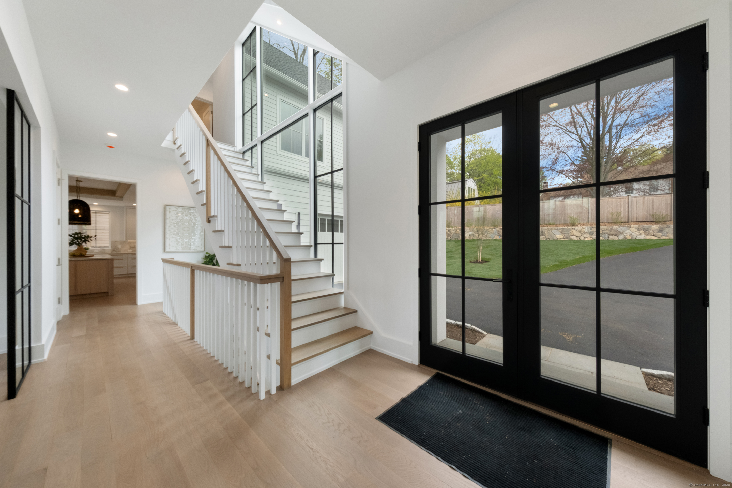 102 Compo Road South