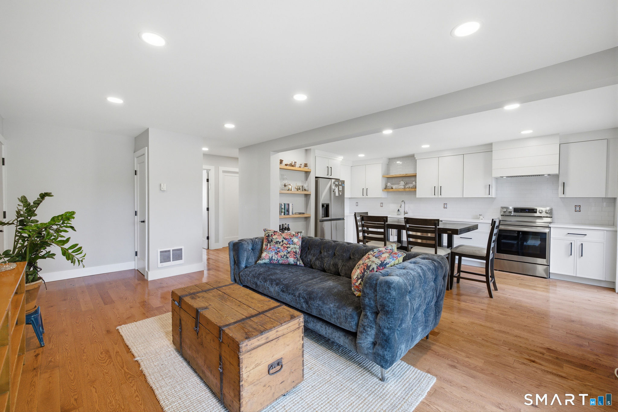 201 Highview Avenue D2