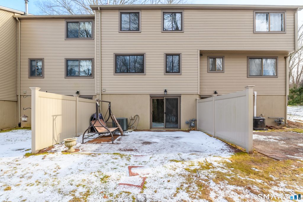 Photo of 32 Conestoga Way #32, Glastonbury, CT 06033 (MLS # 24146715)