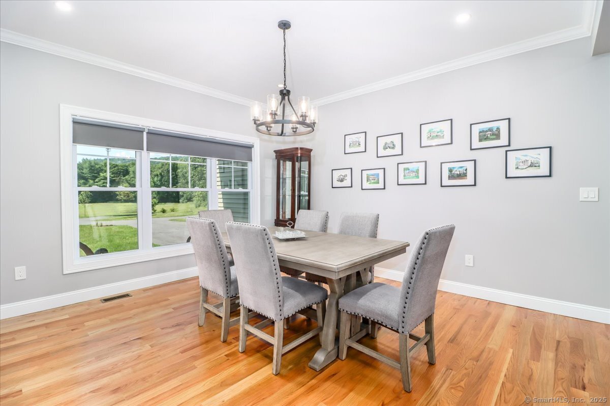 11 Tall Oaks Drive 11