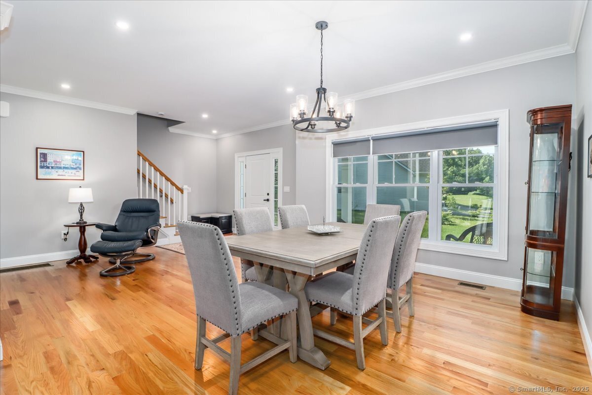 11 Tall Oaks Drive 11
