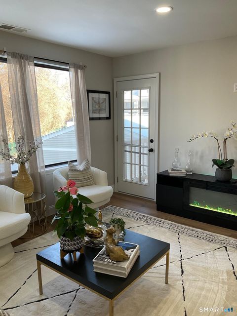 Tiny photo for 467 Whalley Avenue #APT L, New Haven, CT 06511 (MLS # 24145148)