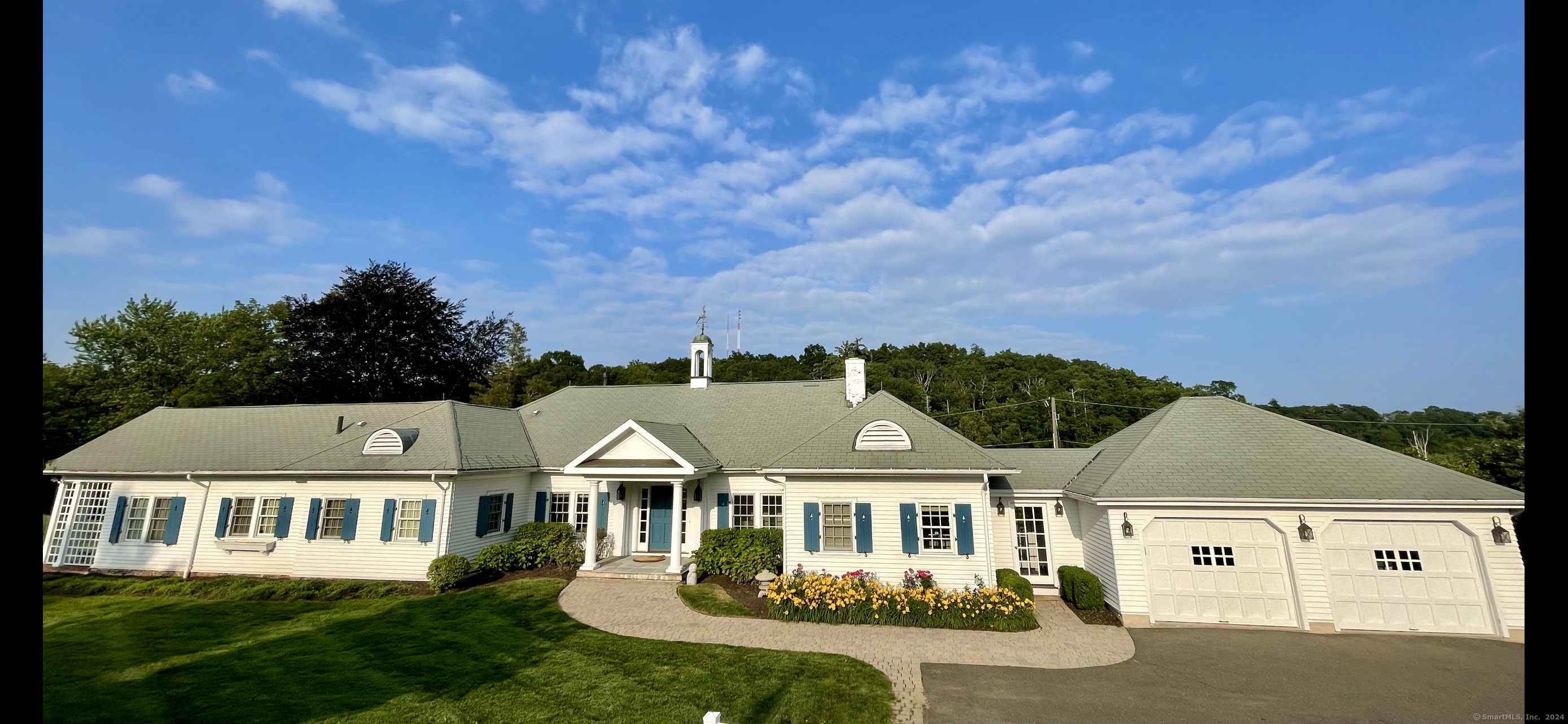 Rental Property at 19 Deercliff Road, Avon, Connecticut - Bedrooms: 4 
Bathrooms: 5 
Rooms: 10  - $6,000 MO.