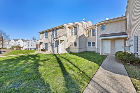 Photo of 92 Hamden Avenue #APT 4, Waterbury, CT 06704 (MLS # 24141442)