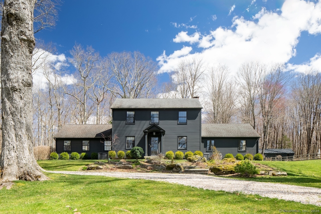 Rental Property at 37 Moore Road, Salisbury, Connecticut - Bedrooms: 5 
Bathrooms: 4 
Rooms: 11  - $25,000 MO.