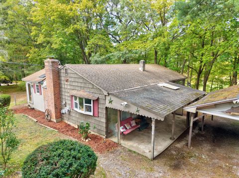 Photo of 94 Sanford Avenue, Farmington, CT 06085 (MLS # 24130230)