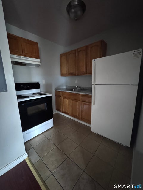 Multifamily For Rent - 54 Grafton Street #C2<br/> Hartford, CT 06106