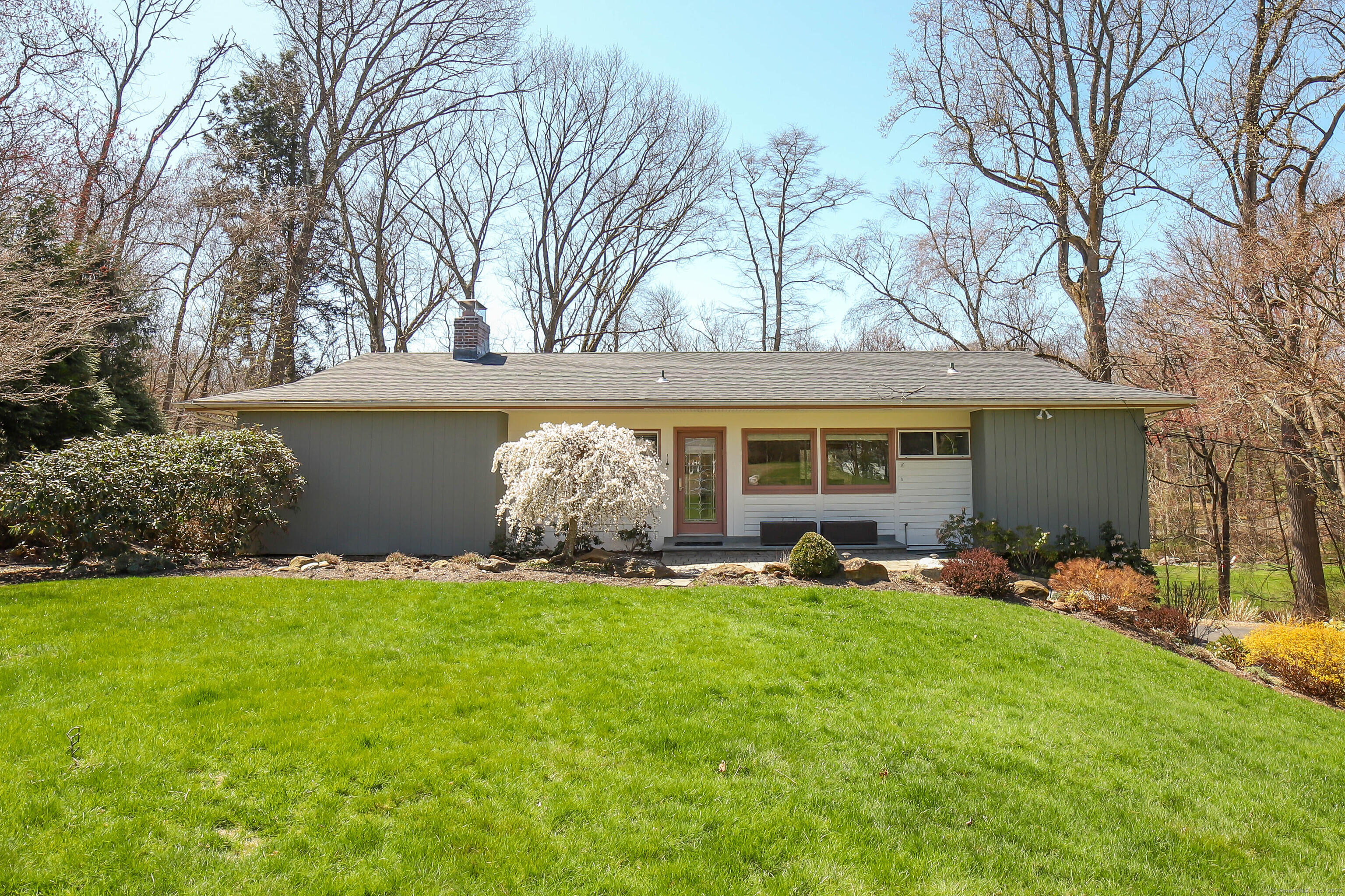 Property for Sale at Stone Hill Road, Orange, Connecticut - Bedrooms: 4 
Bathrooms: 3 
Rooms: 8  - $649,900