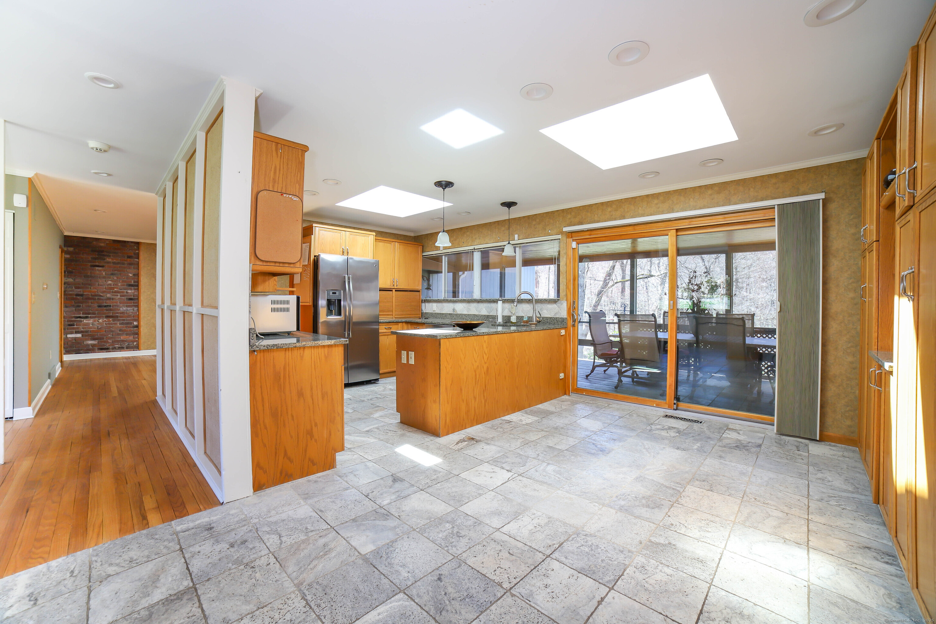 586 Stone Hill Road, Orange, Connecticut image 5
