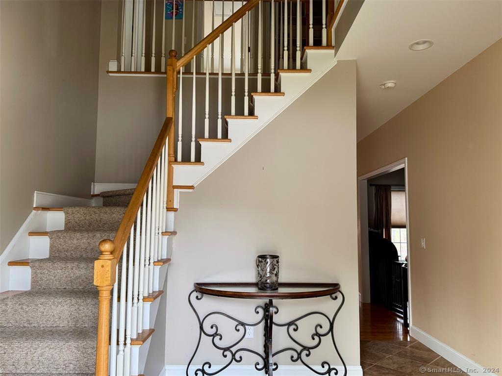8 Carrington Court, Pleasant Valley, New York image 2