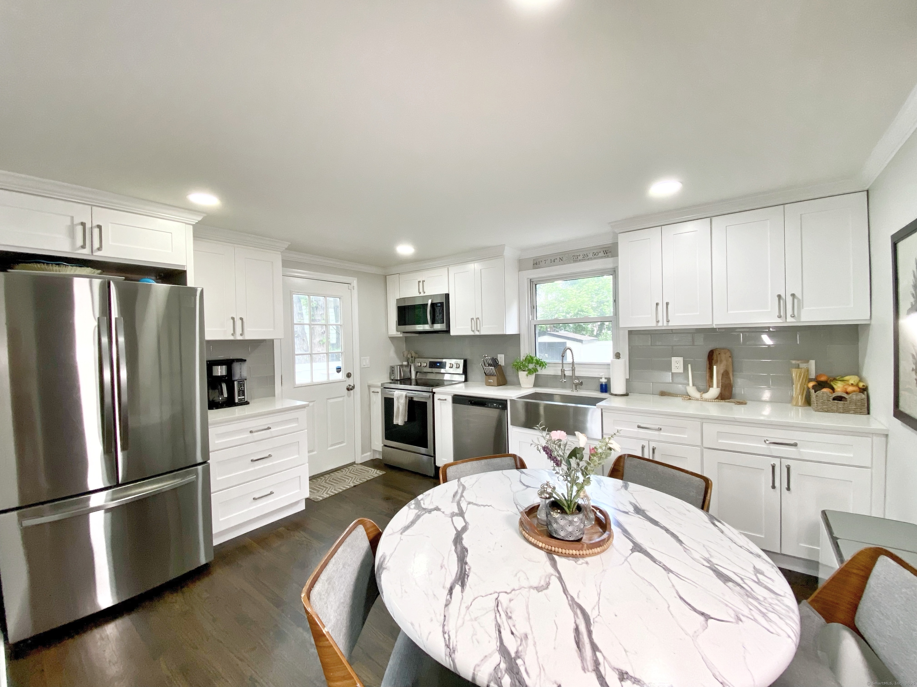 Tracey Street, Norwalk, Connecticut - 4 Bedrooms  
2 Bathrooms  
7 Rooms - 