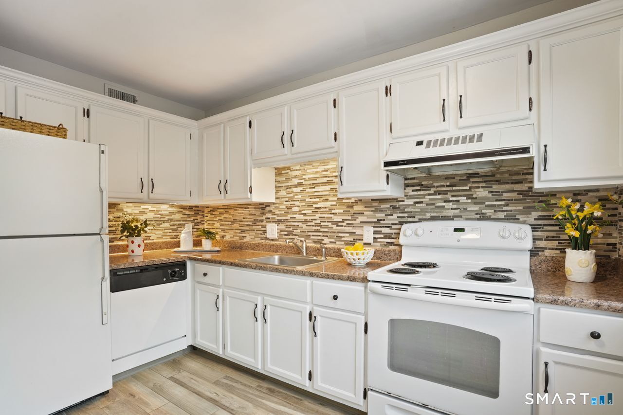 331 Heritage Village E