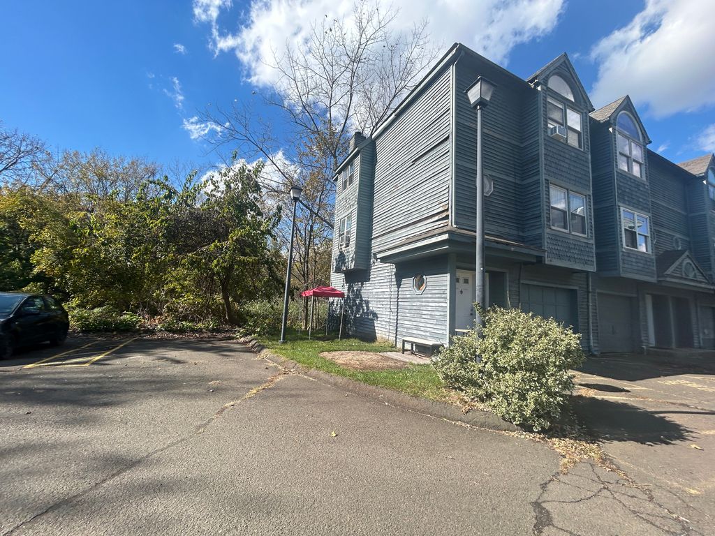 Photo of 290 Eastern Street #290, New Haven, CT 06513 (MLS # 24135377)