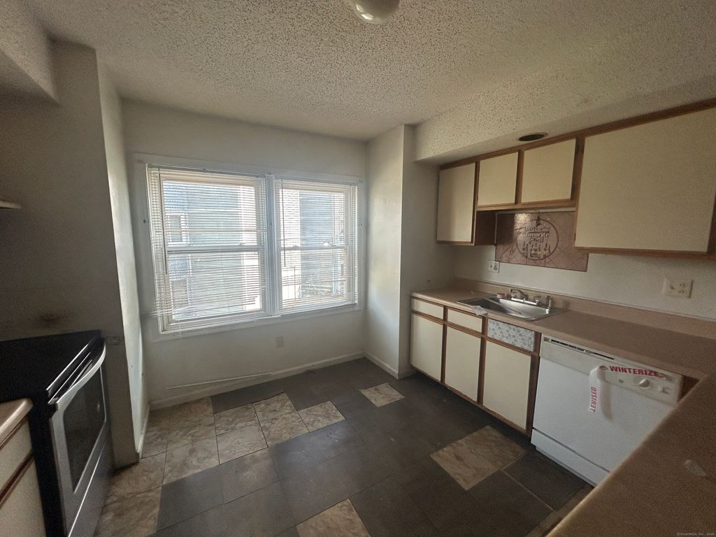 Photo of 290 Eastern Street #290, New Haven, CT 06513 (MLS # 24135377)
