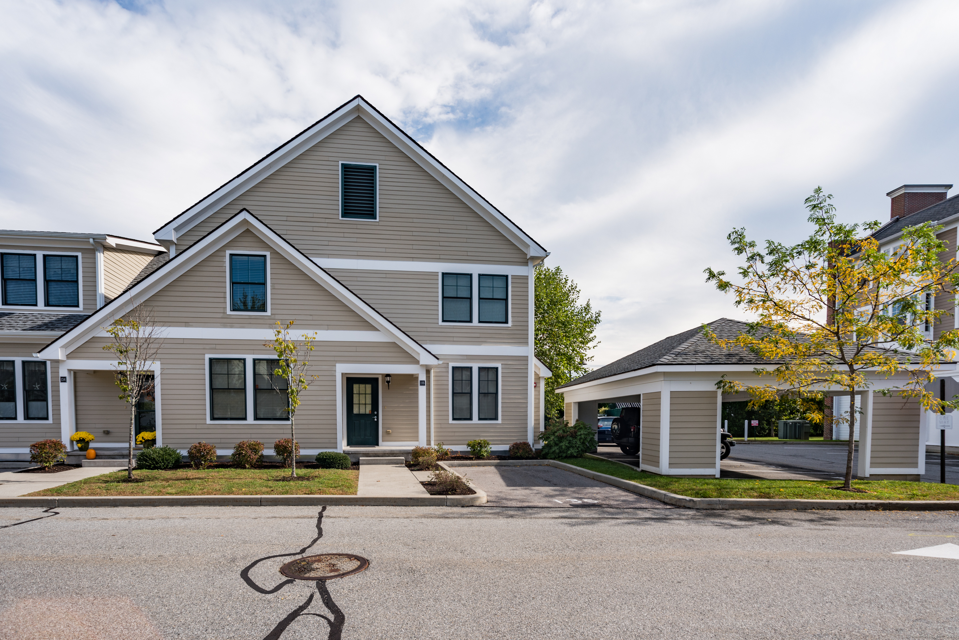 View East Lyme, CT 06357 townhome