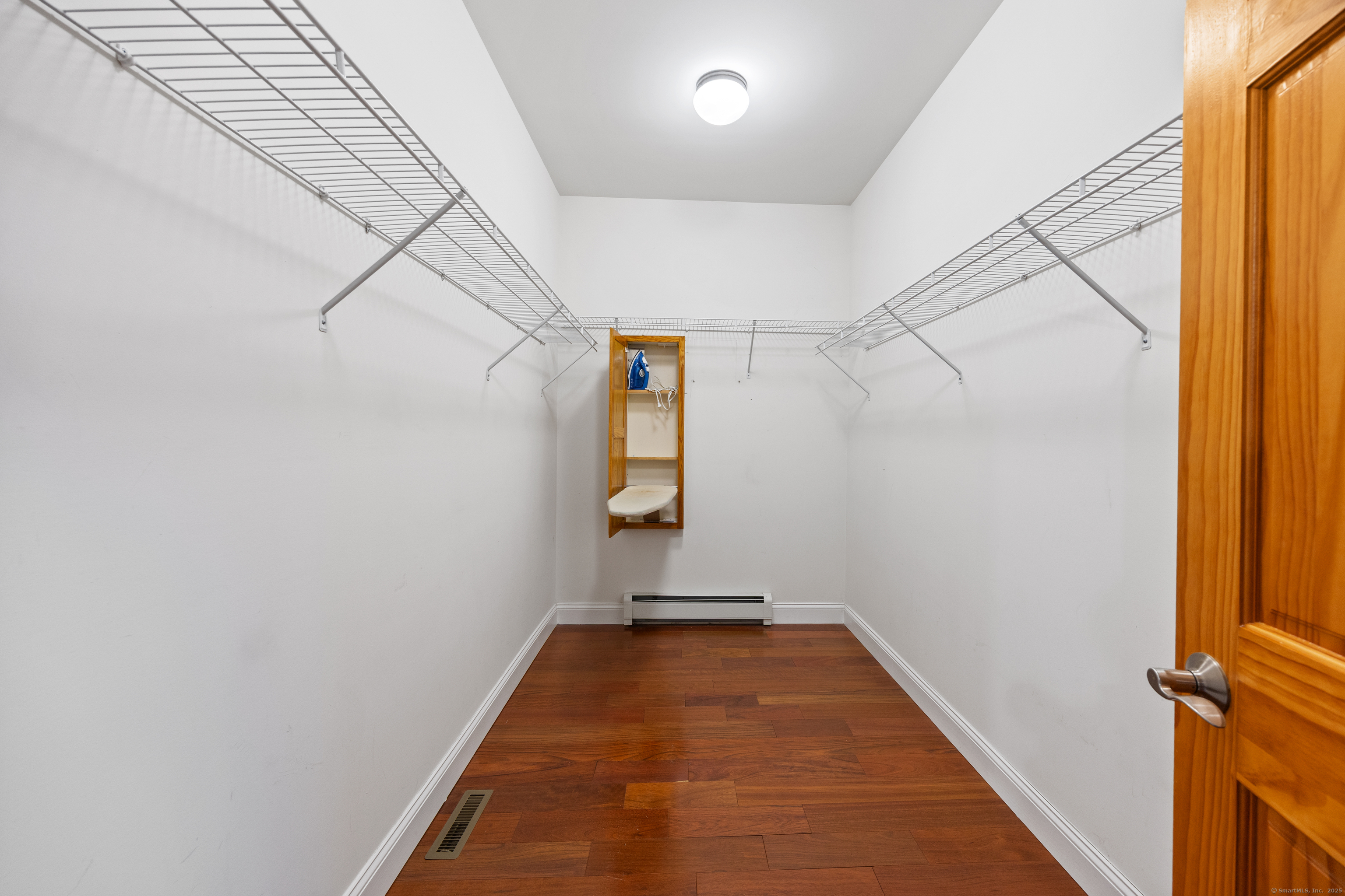 East Haven, Connecticut 06473, United States, 5 Bedrooms Bedrooms, ,5 BathroomsBathrooms,Residential,Active,227616