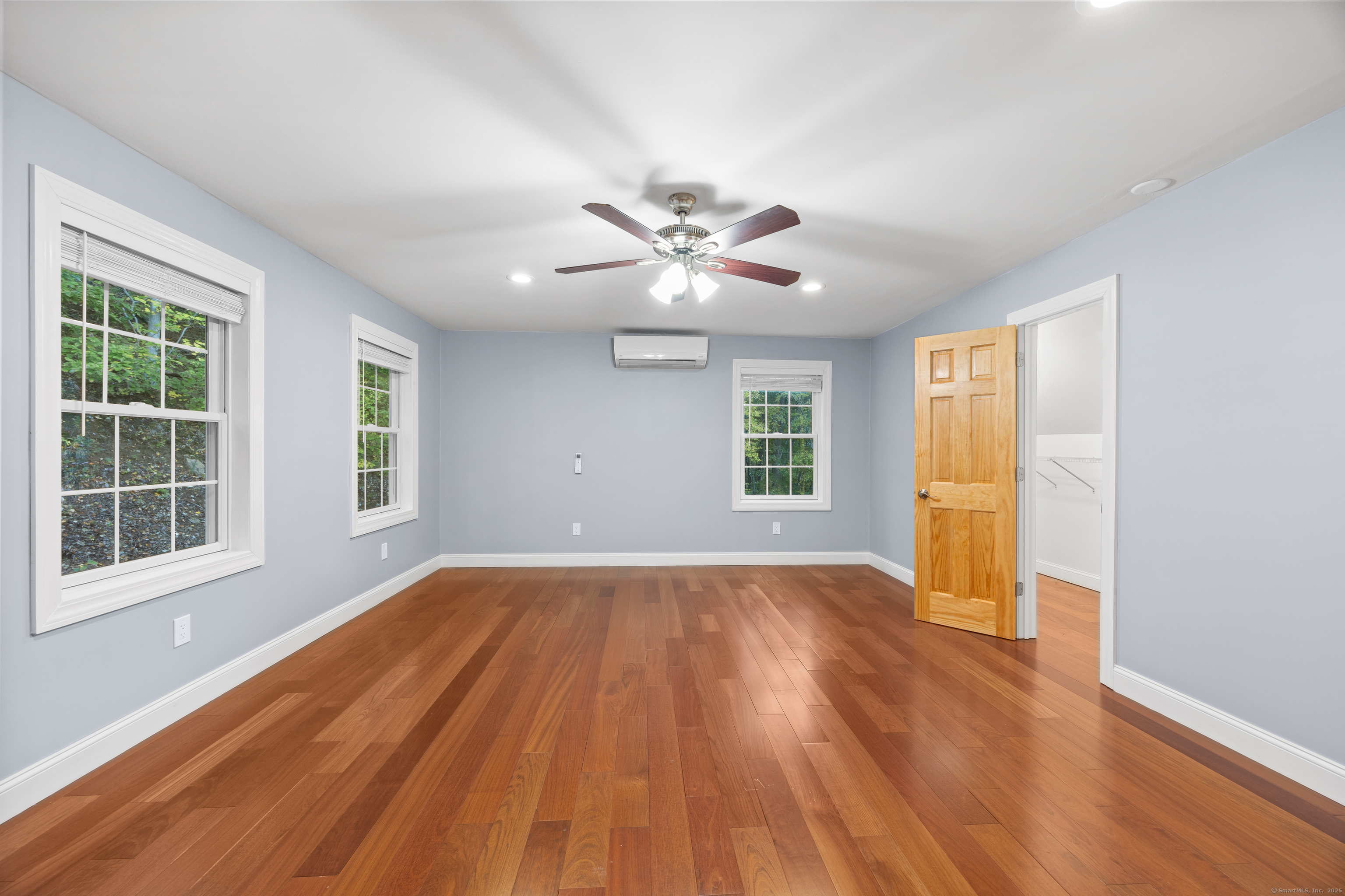 East Haven, Connecticut 06473, United States, 5 Bedrooms Bedrooms, ,5 BathroomsBathrooms,Residential,Active,227616