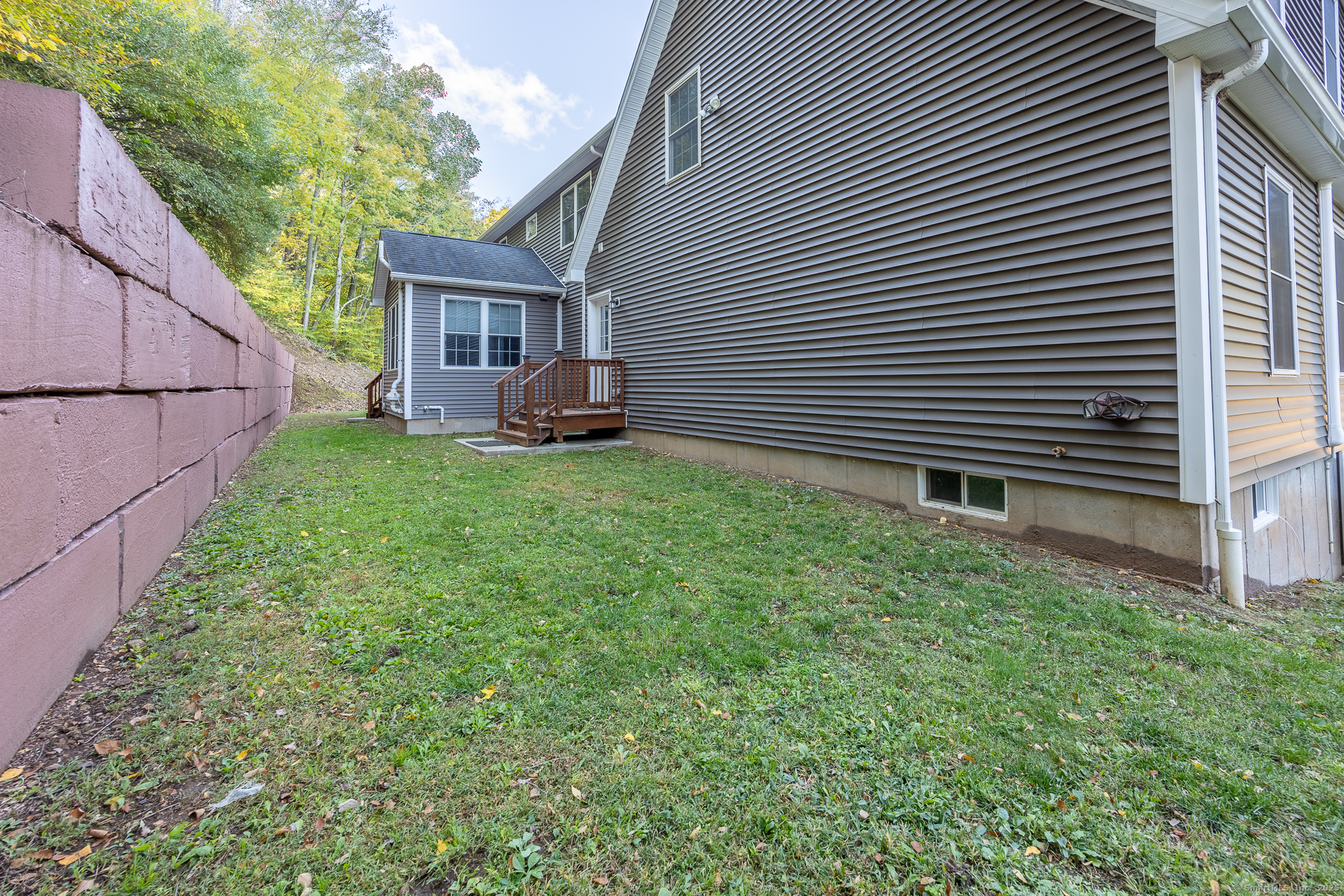 East Haven, Connecticut 06473, United States, 5 Bedrooms Bedrooms, ,5 BathroomsBathrooms,Residential,Active,227616