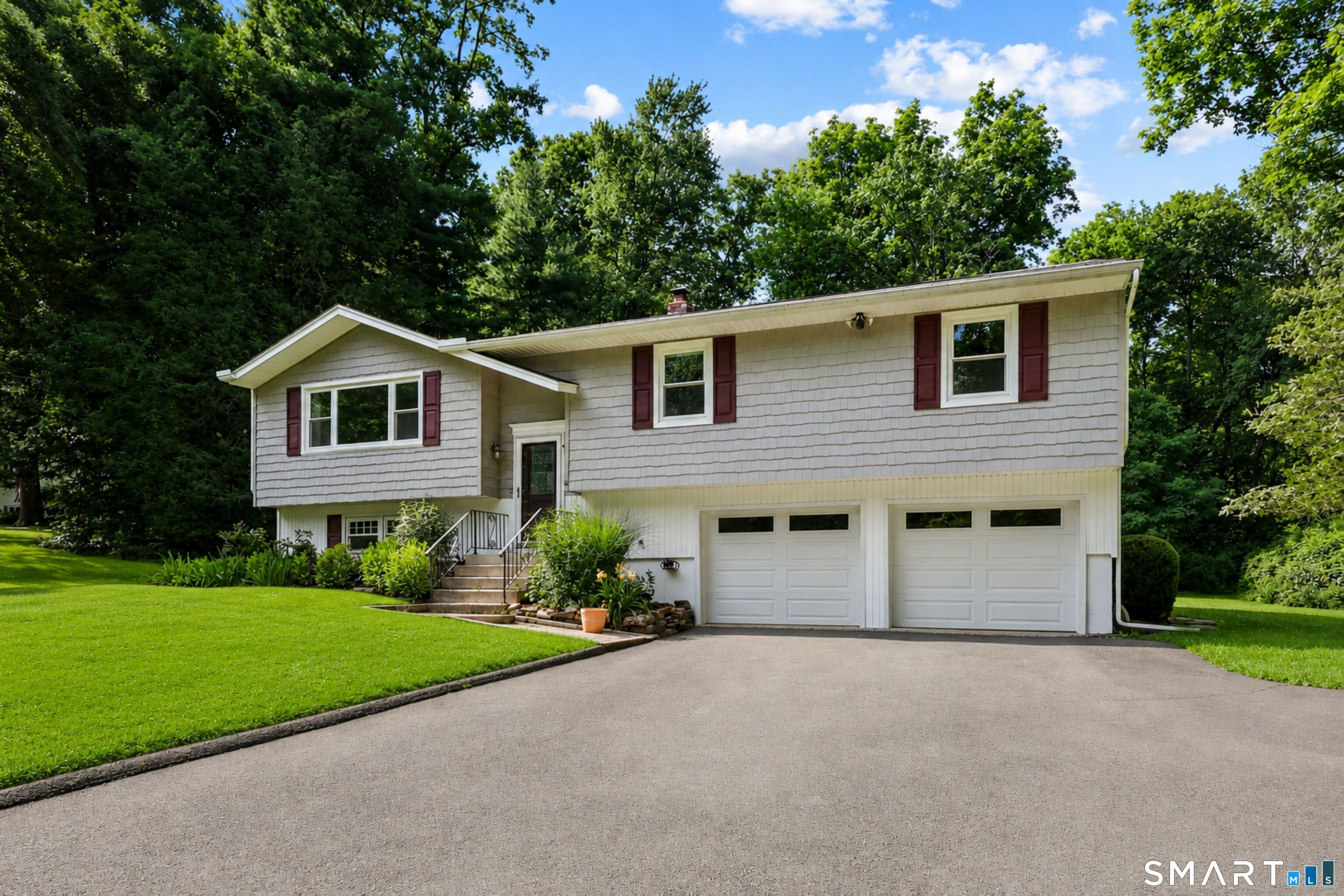 8 Fleetwood Drive