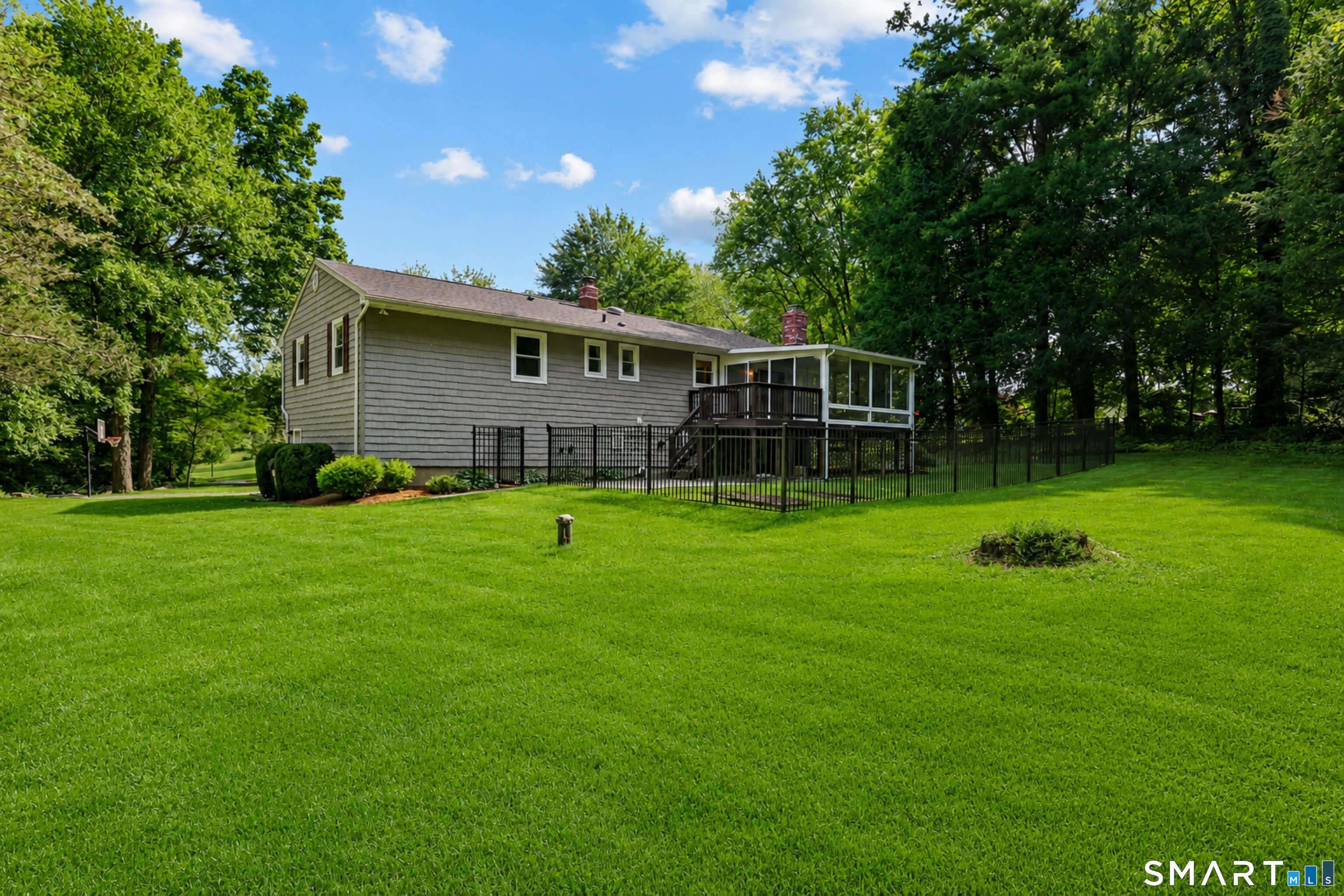 8 Fleetwood Drive