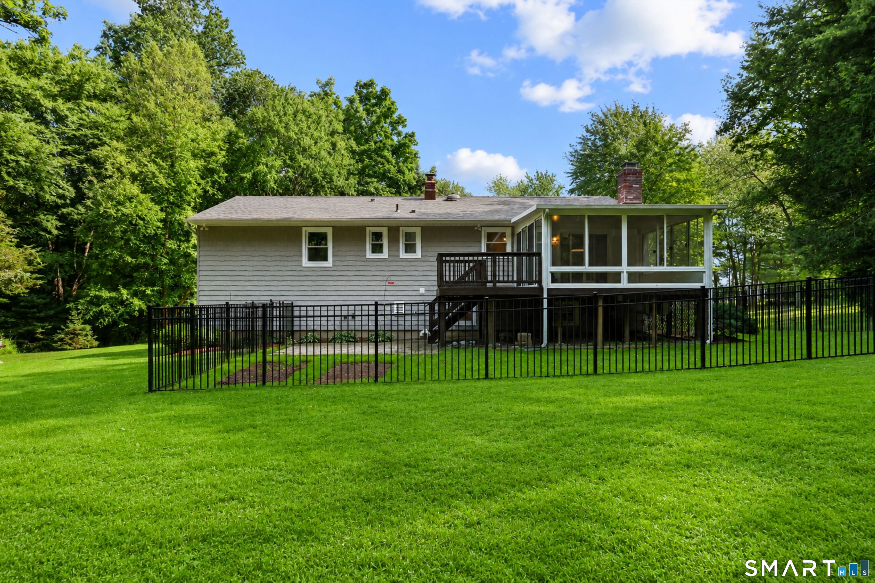 8 Fleetwood Drive