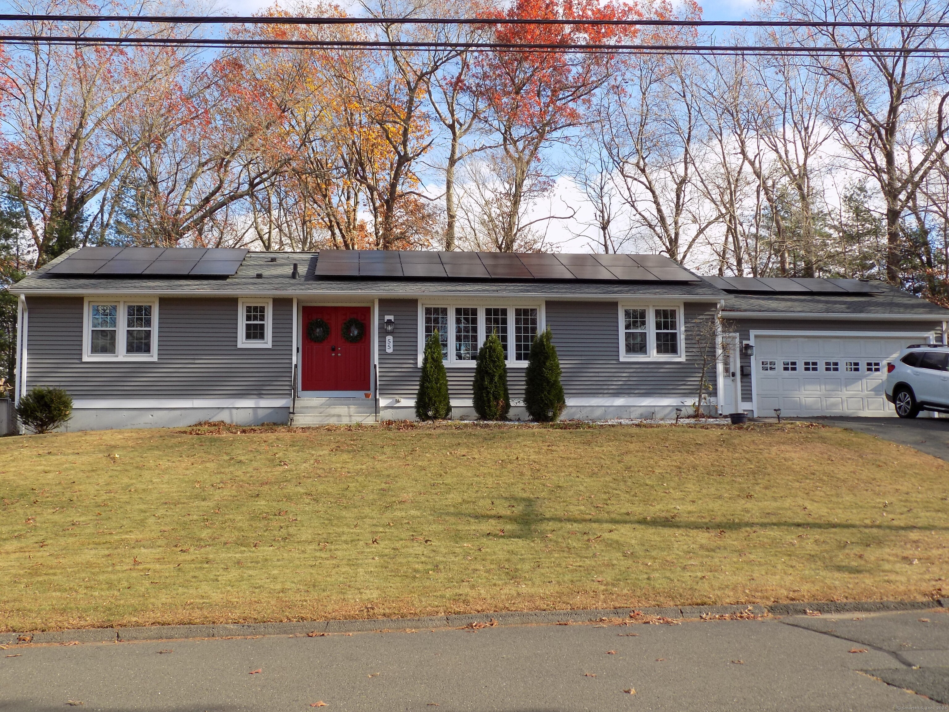 Sims Road, Bristol, Connecticut - 3 Bedrooms  
2 Bathrooms  
7 Rooms - 