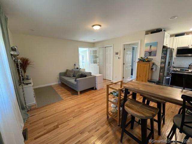 Redding, Connecticut 06896, United States, 2 Bedrooms Bedrooms, ,1 BathroomBathrooms,Residential,Pending,115826