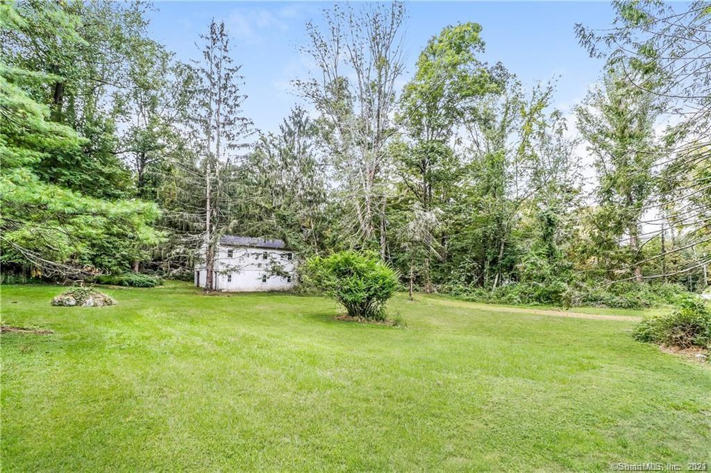 Redding, Connecticut 06896, United States, 2 Bedrooms Bedrooms, ,1 BathroomBathrooms,Residential,Pending,115826