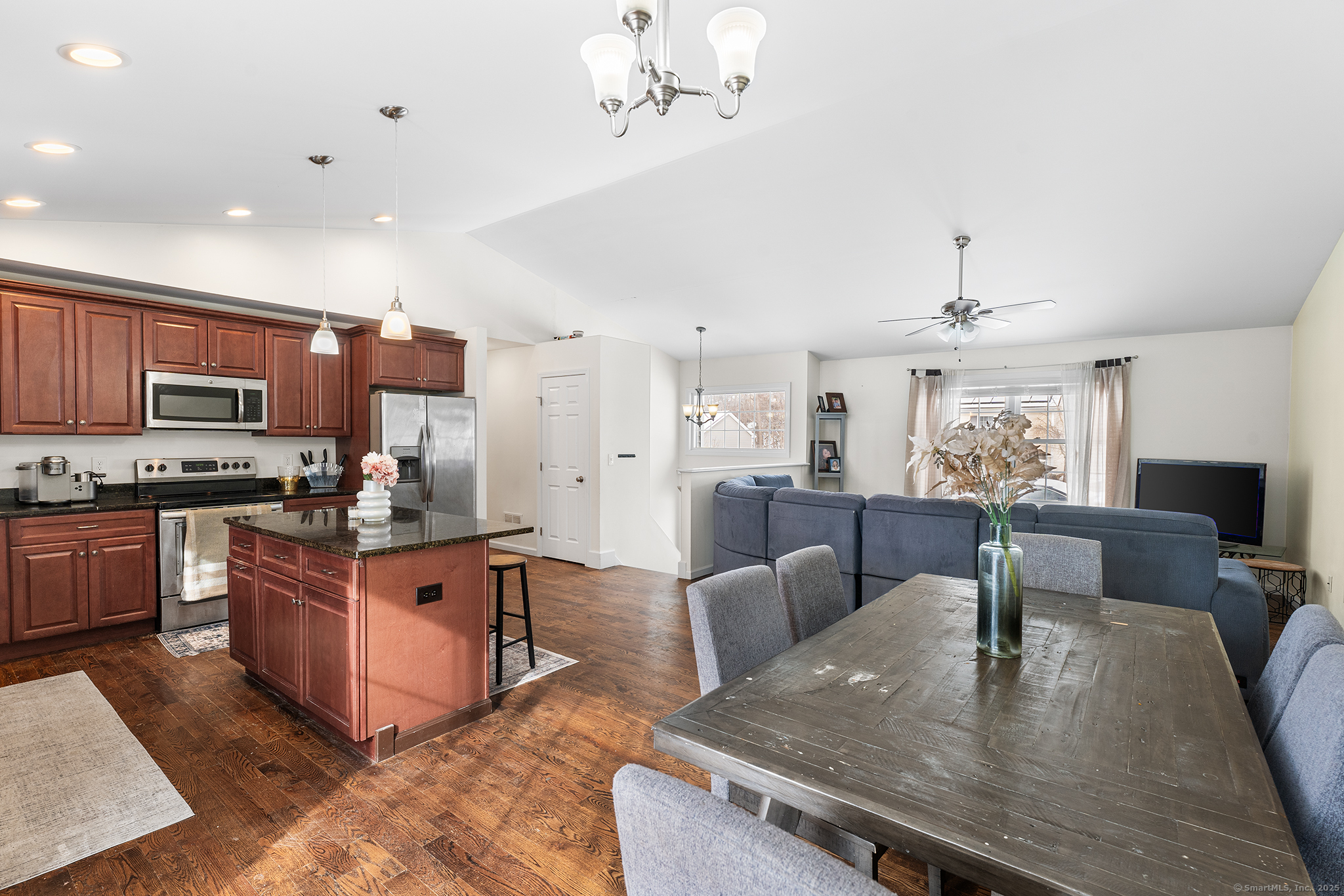 106 Shadybrook Lane, Waterbury, Connecticut image 9
