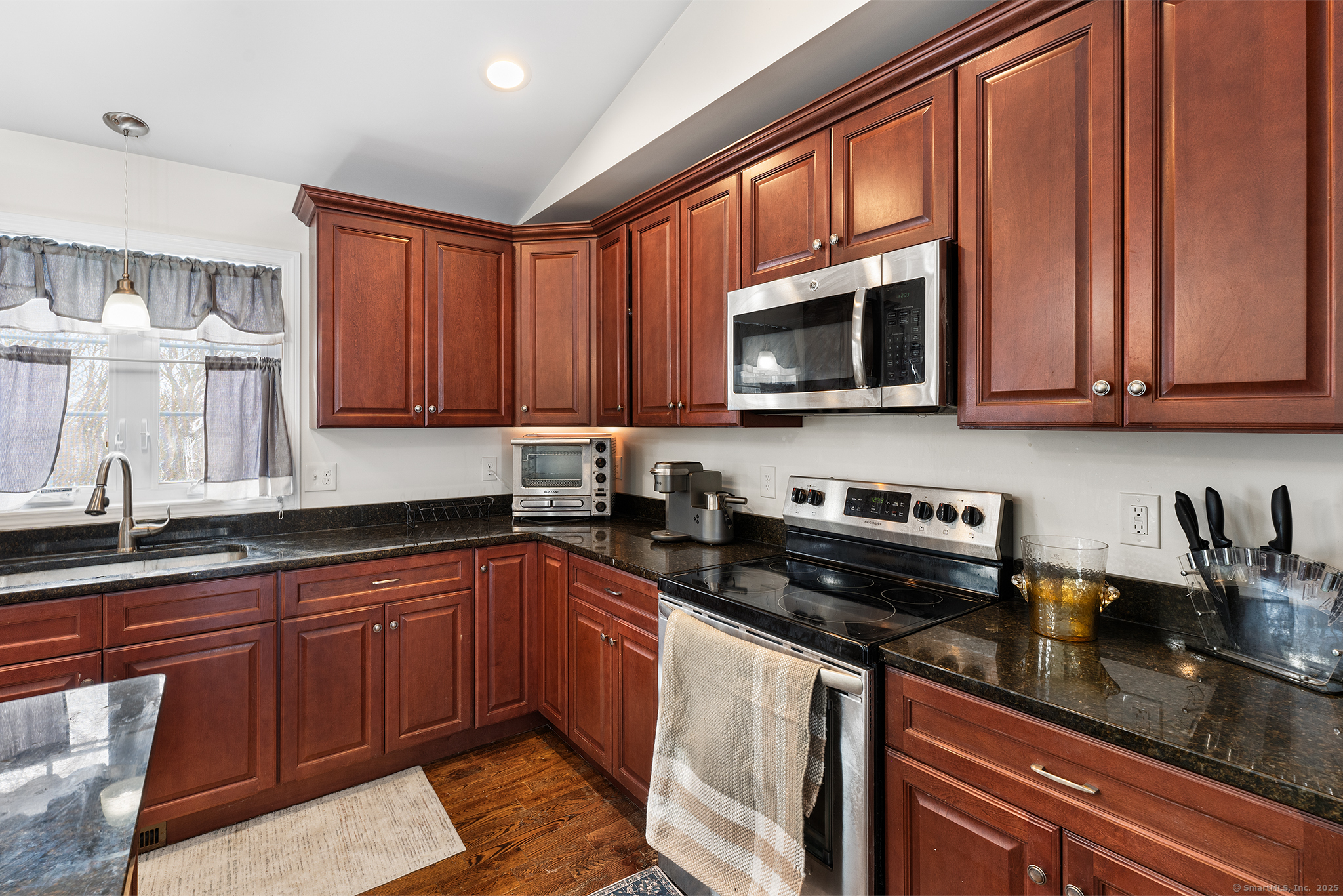 106 Shadybrook Lane, Waterbury, Connecticut image 6