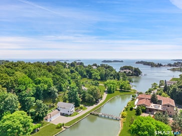 31 Meadow Wood Drive Greenwich CT 06830