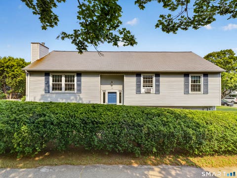 Tiny photo for 25 Penny Lane, New London, CT 06320 (MLS # 24196753)