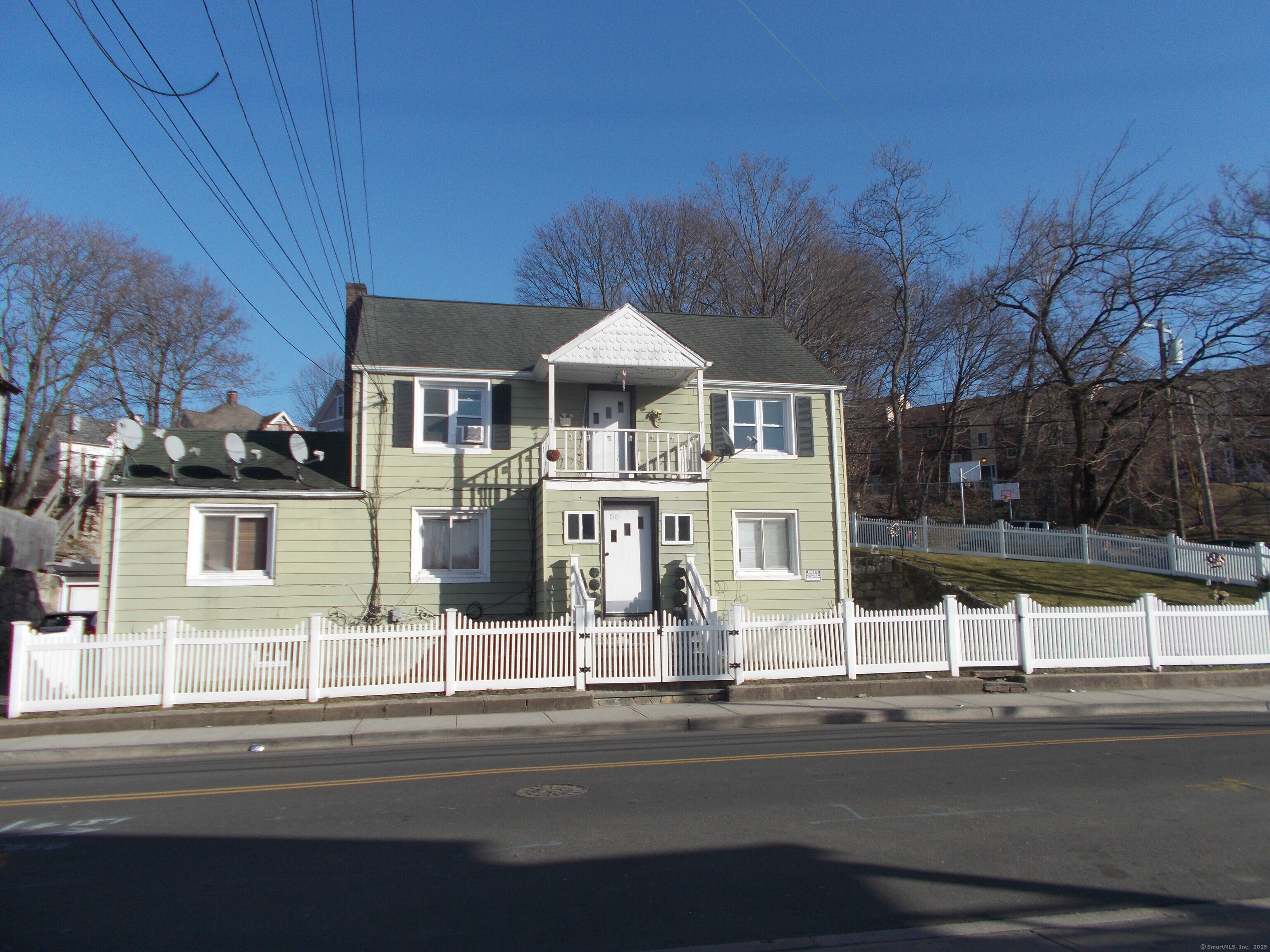 Property for Sale at 150 S Main Street, Norwalk, Connecticut - Bedrooms: 5 
Bathrooms: 2 
Rooms: 9  - $619,000