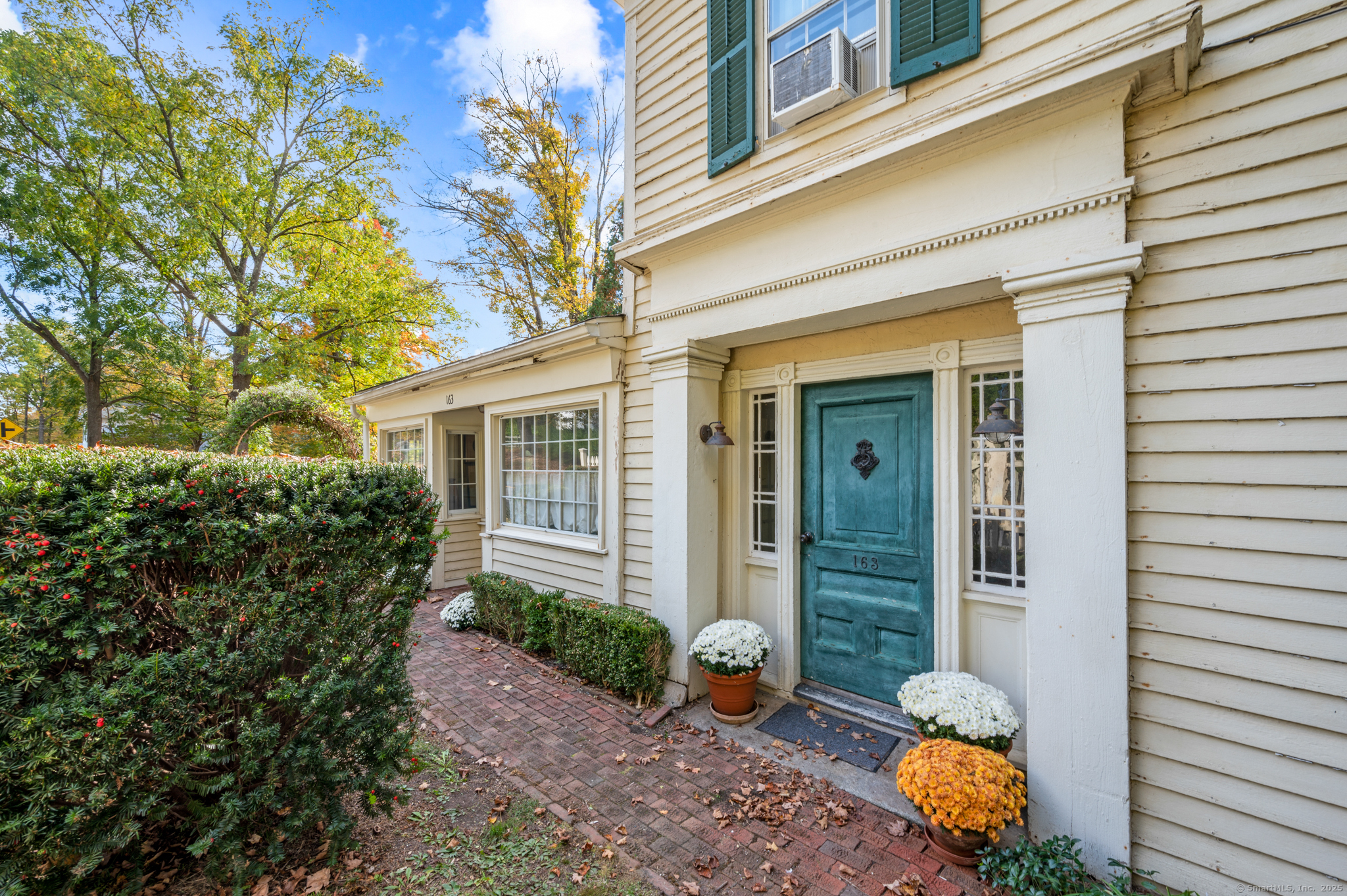 Washington Road Apt 2, Woodbury, Connecticut - 2 Bedrooms  
1 Bathrooms  
4 Rooms - 