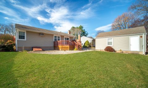 A home in Newington