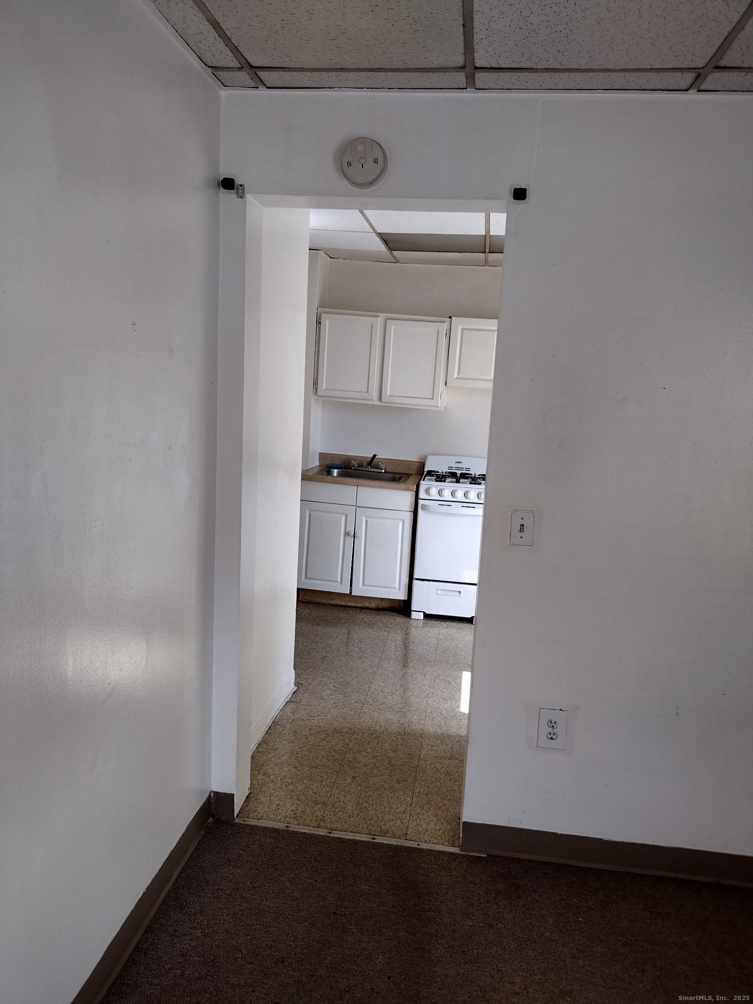 Waterbury, Connecticut 06705, United States, 1 Bedroom Bedrooms, ,1 BathroomBathrooms,Residential,Active,251783