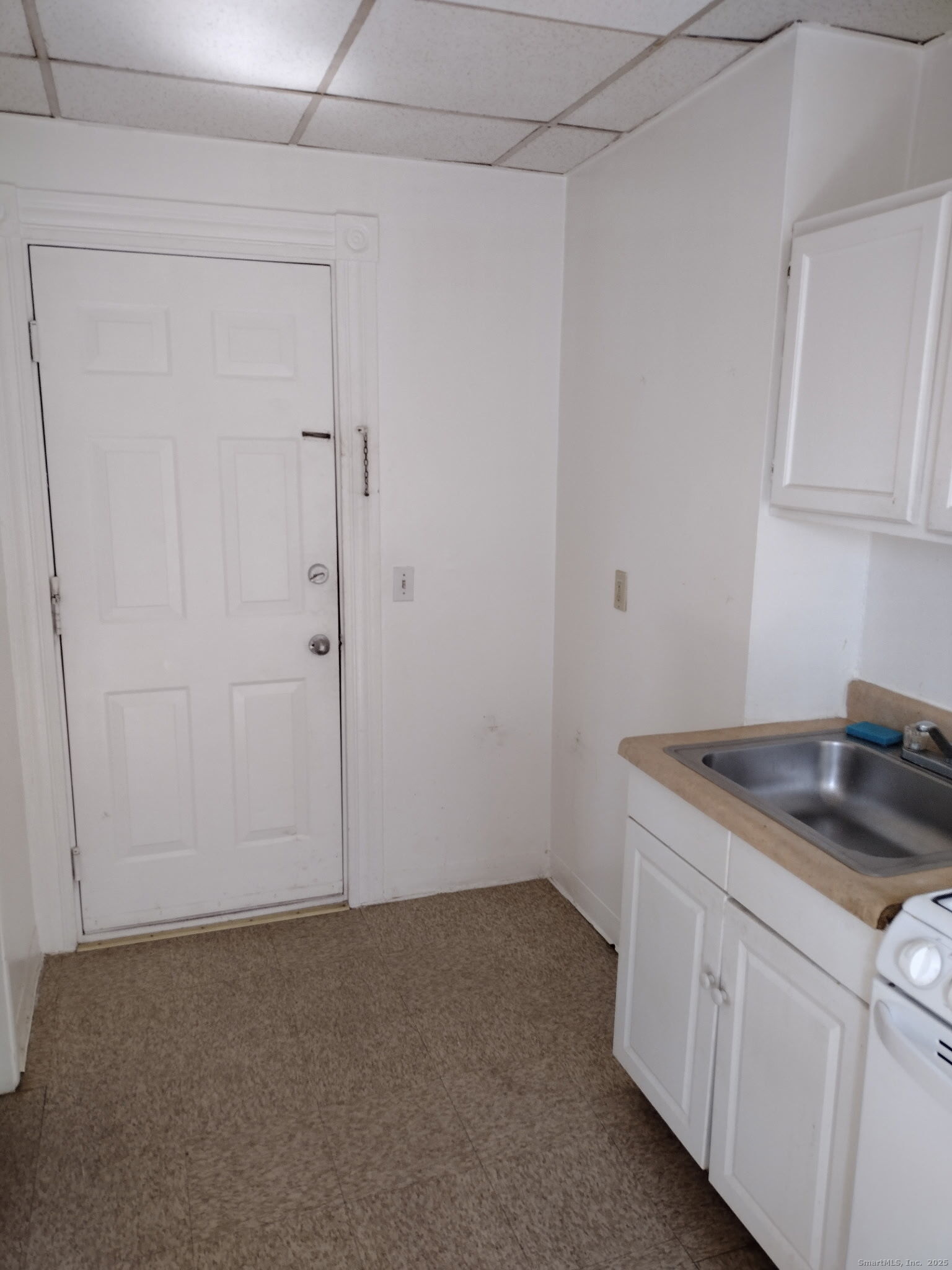 Waterbury, Connecticut 06705, United States, 1 Bedroom Bedrooms, ,1 BathroomBathrooms,Residential,Active,251783