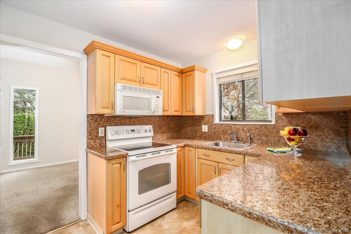79 Heritage Village #B, Southbury, Connecticut image 6