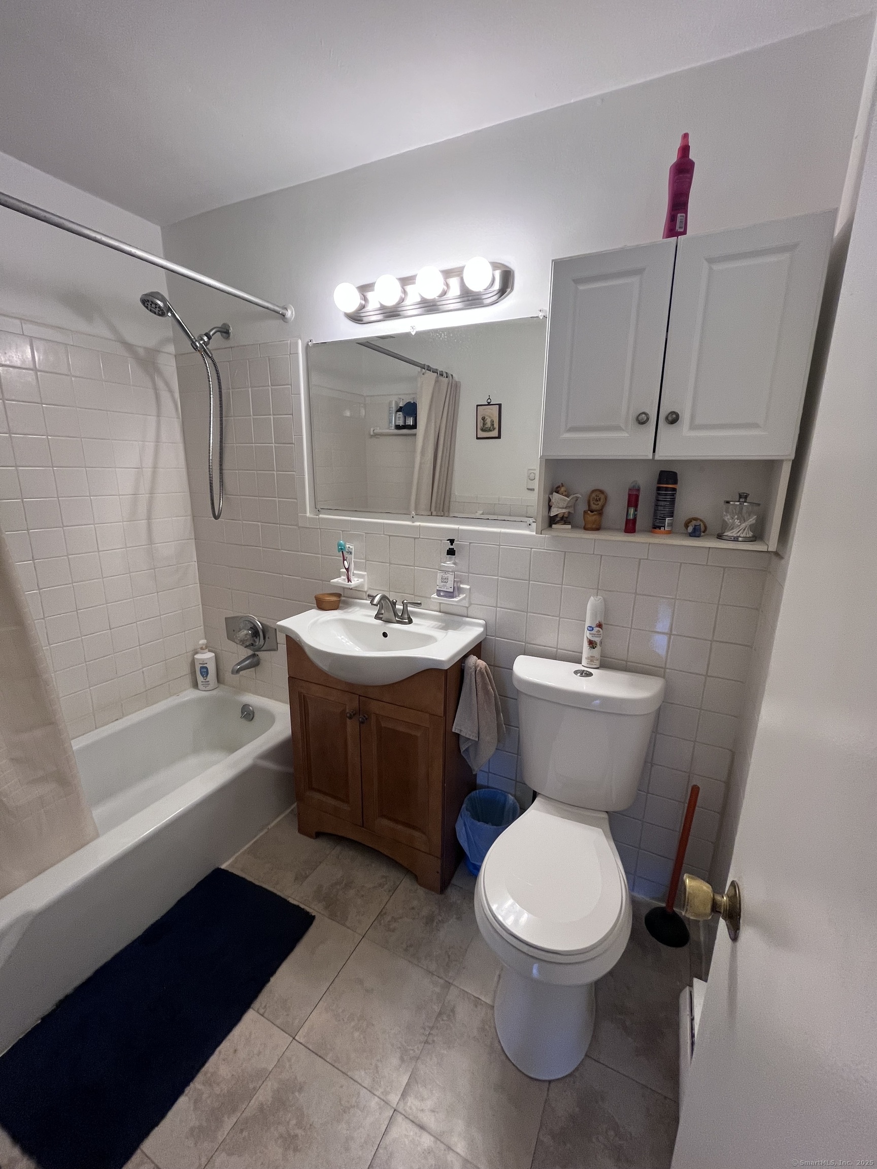 Farmington, Connecticut 06085, United States, 1 Bedroom Bedrooms, ,1 BathroomBathrooms,Residential,Active,197333