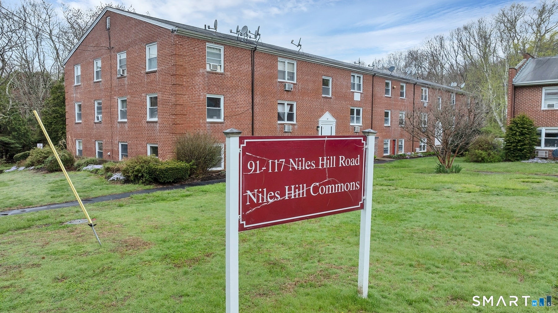 111 Niles Hill Road E