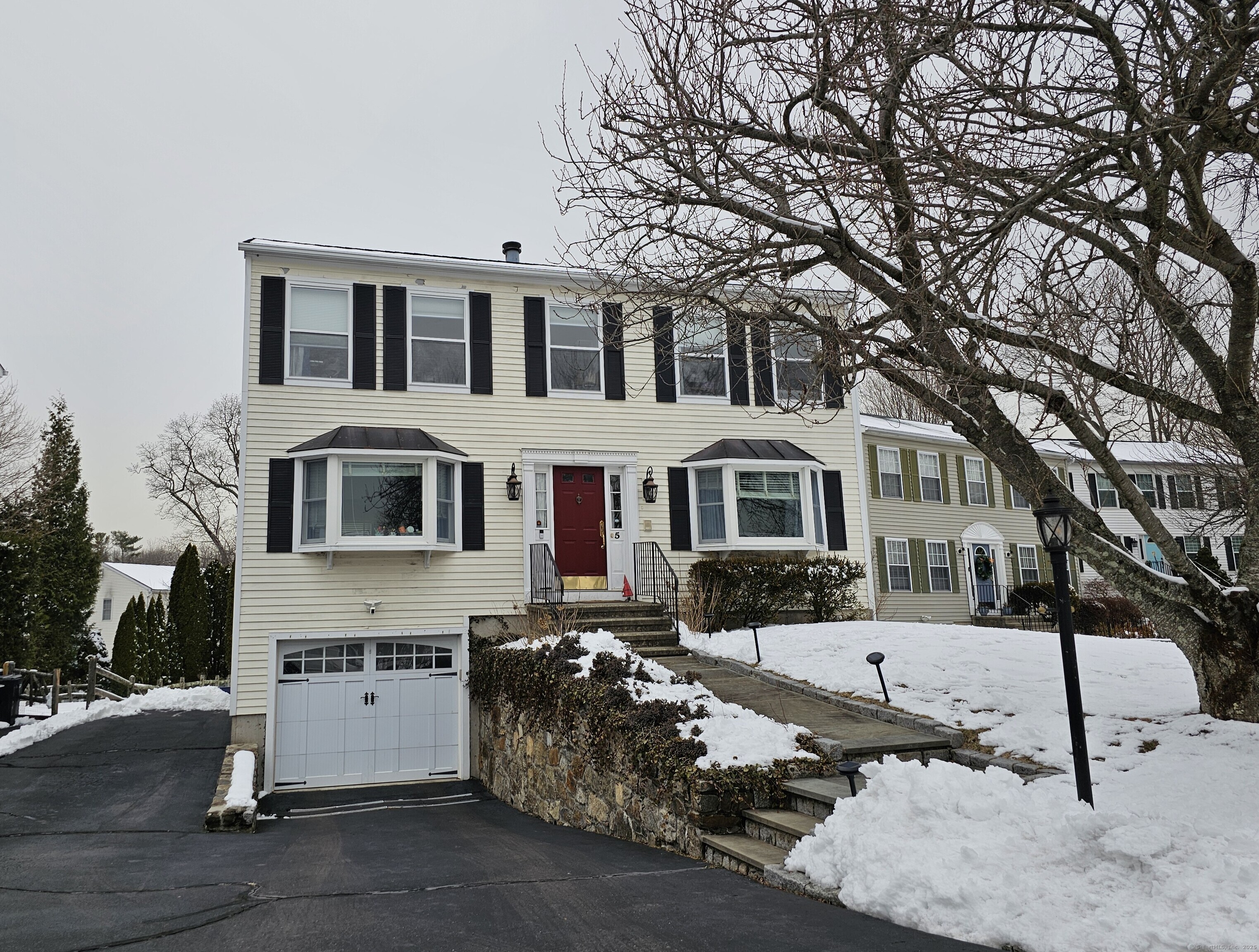 Rental Property at Lacey Lane, Norwalk, Connecticut - Bedrooms: 3 
Bathrooms: 4 
Rooms: 8  - $6,500 MO.