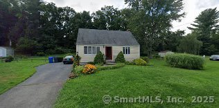 Birchwood Drive, Middletown, Connecticut - 3 Bedrooms  
1 Bathrooms  
6 Rooms - 